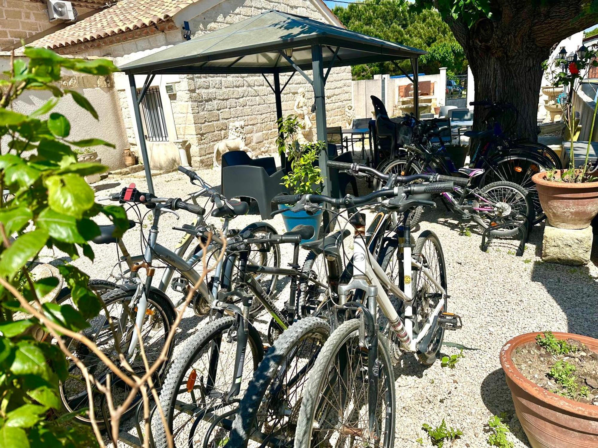 Les Appartements Du Mas - Rose Marie Aigues-Mortes Esterno foto